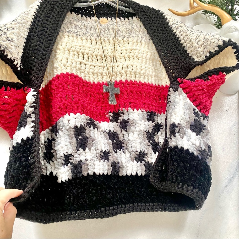 Artisan CABIN shrug cover up w cottagecore granny prairie vibe - Picture 4 of 9
